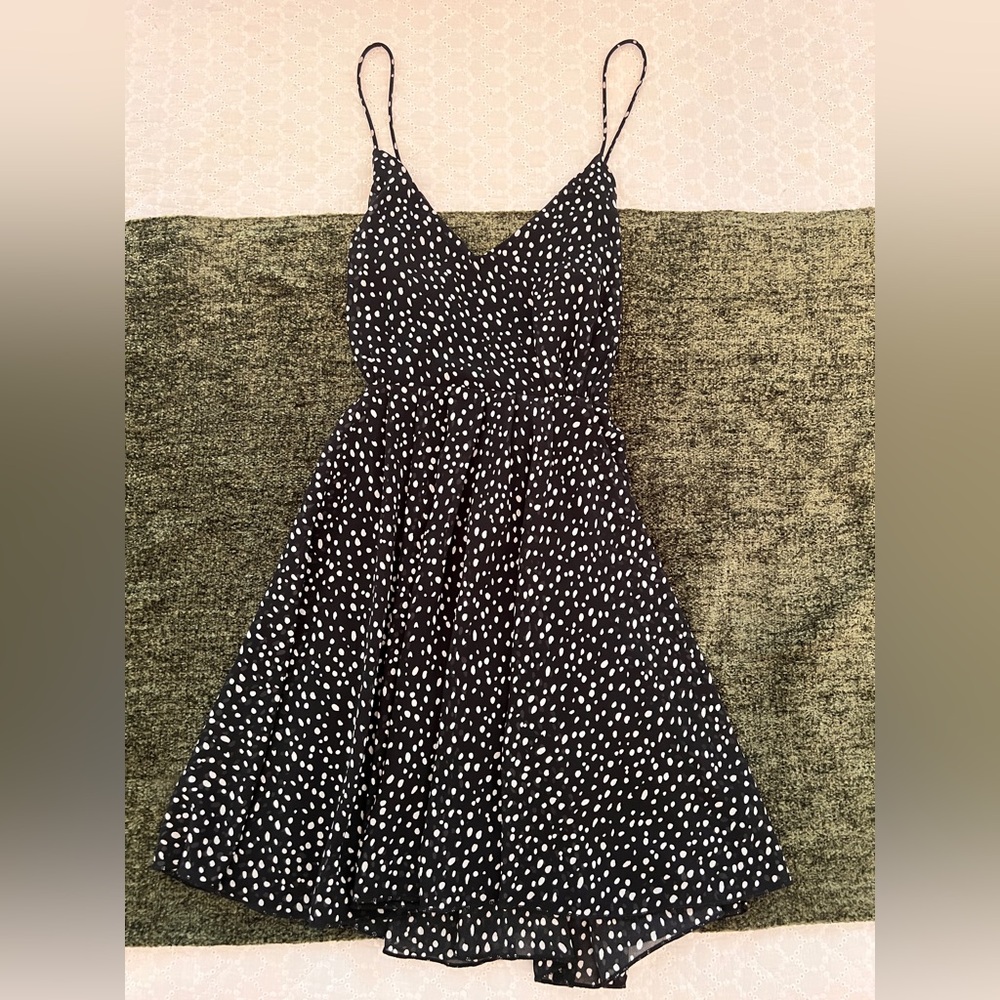 Forever 21 Black and White Spaghetti Strap Midi Sundress